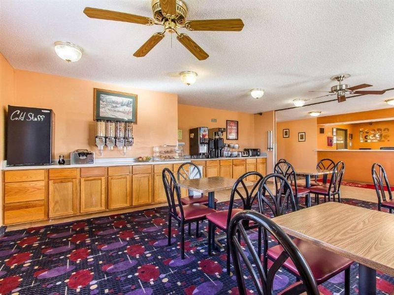 Econo Lodge & Suites Pekin Luaran gambar