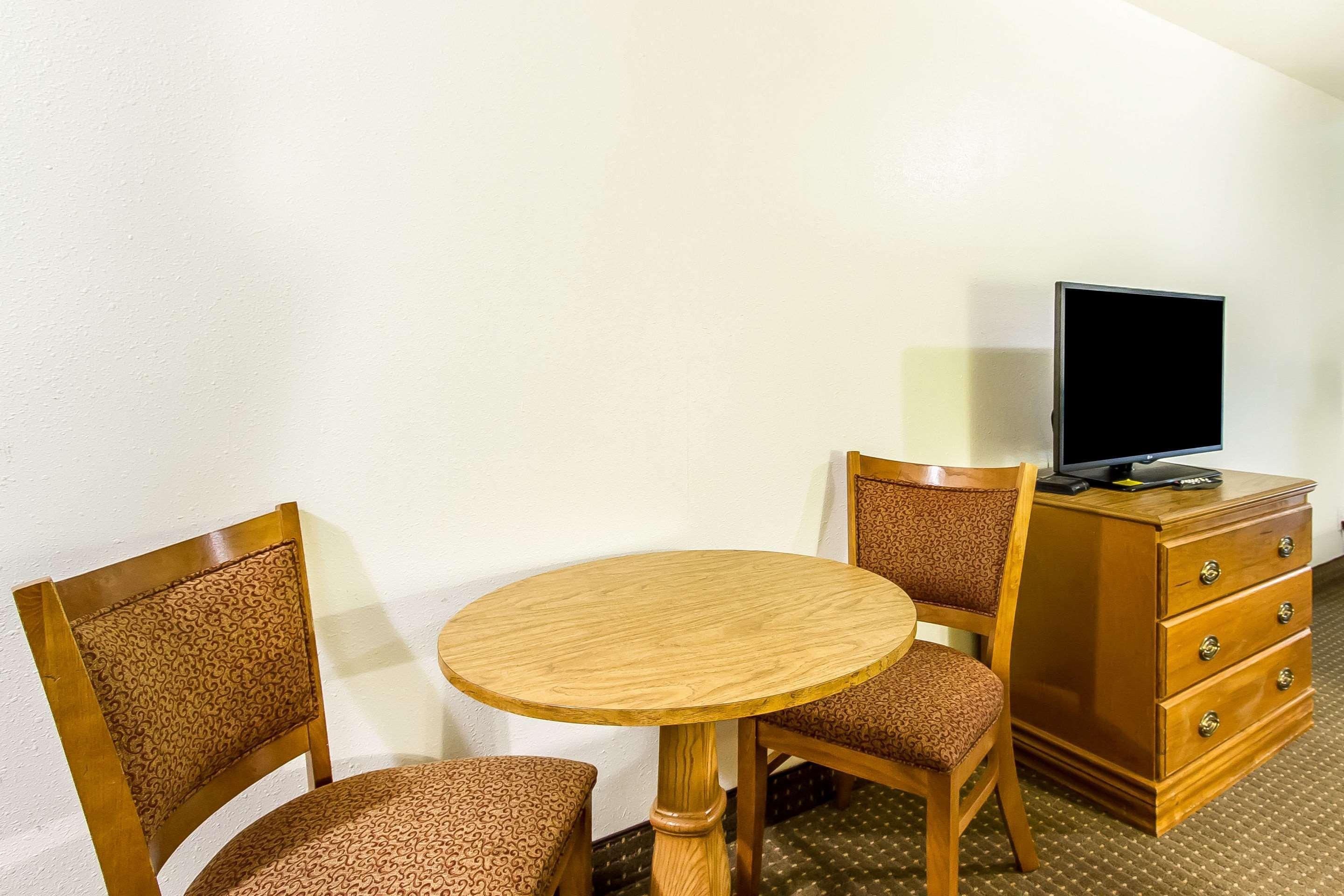 Econo Lodge & Suites Pekin Luaran gambar