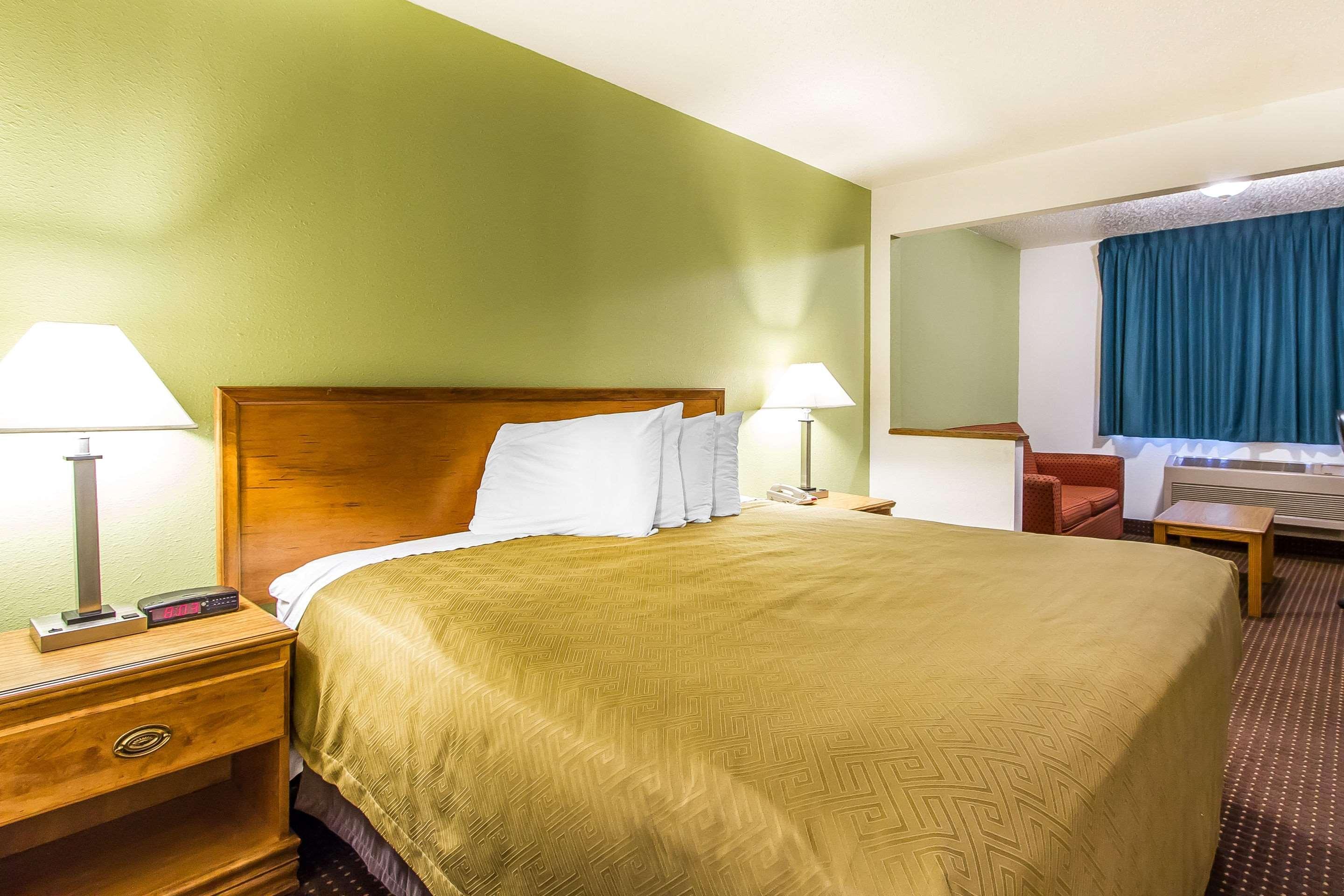 Econo Lodge & Suites Pekin Luaran gambar