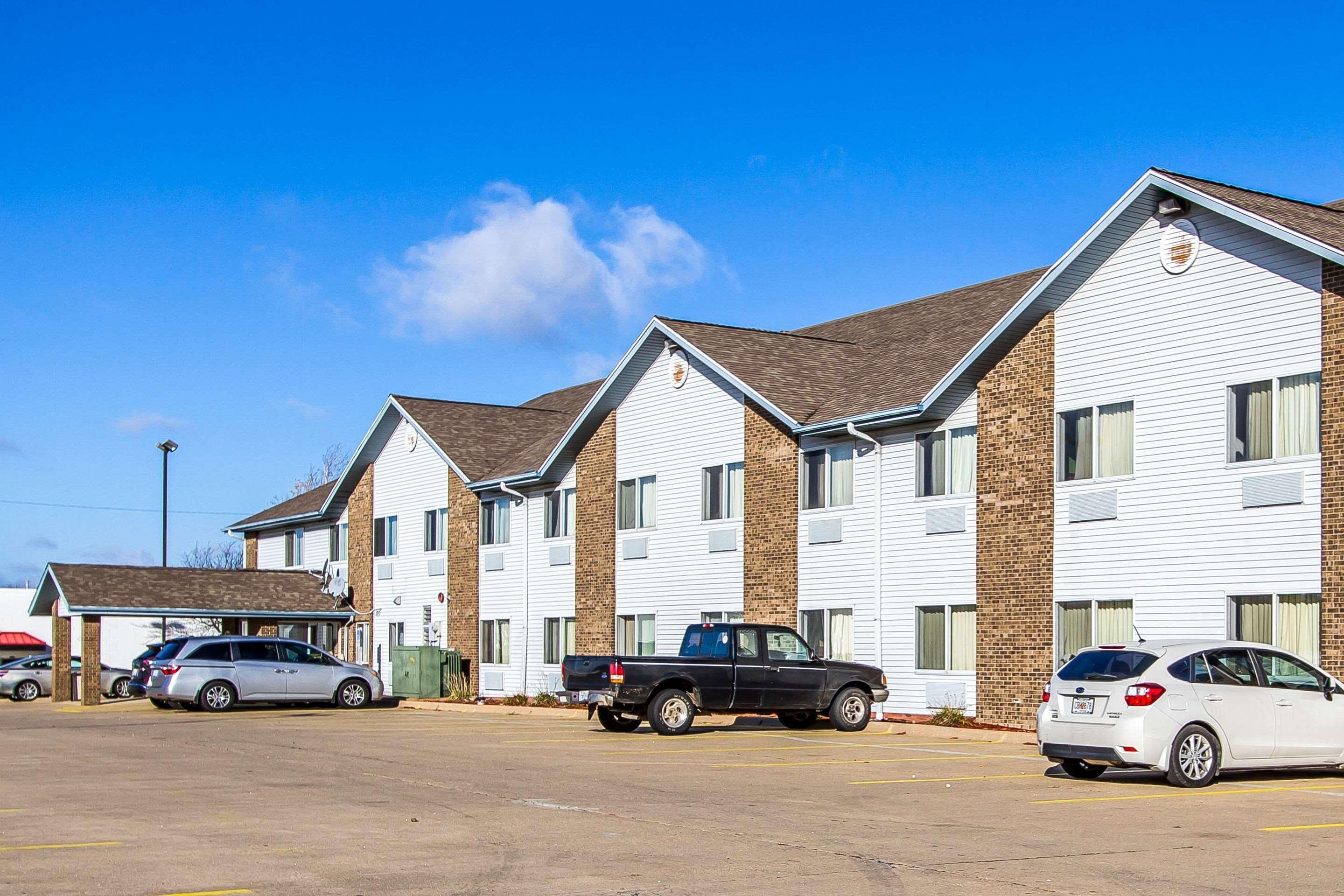 Econo Lodge & Suites Pekin Luaran gambar