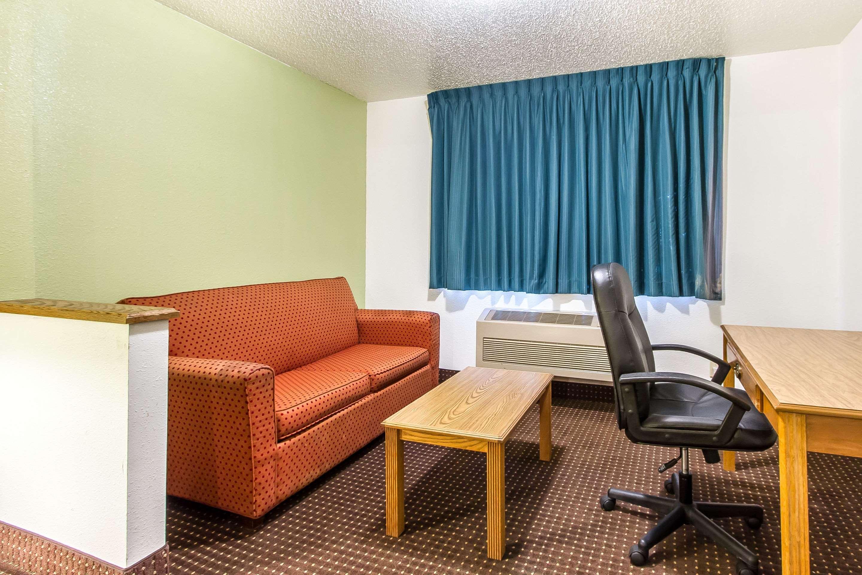 Econo Lodge & Suites Pekin Luaran gambar