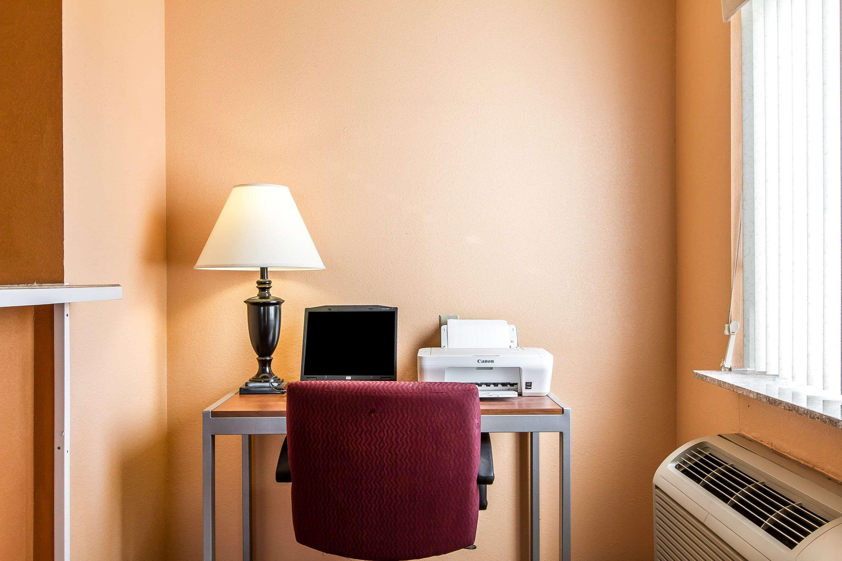 Econo Lodge & Suites Pekin Luaran gambar