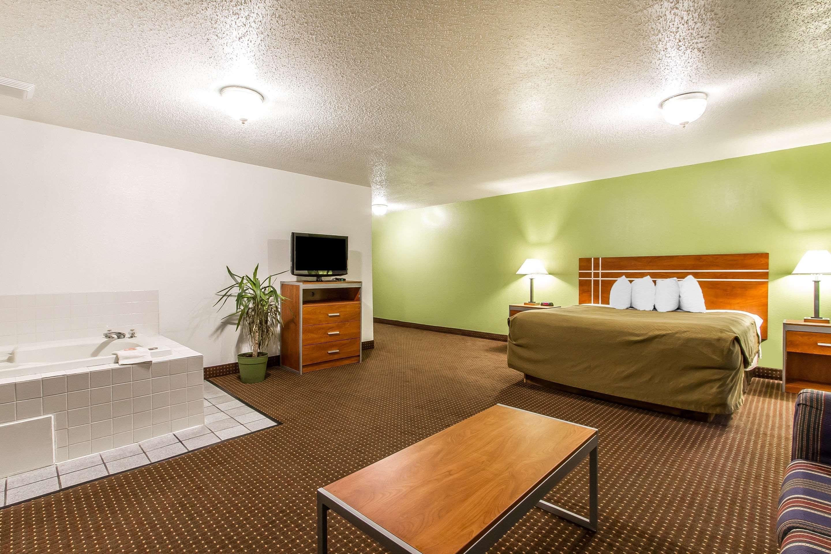 Econo Lodge & Suites Pekin Luaran gambar