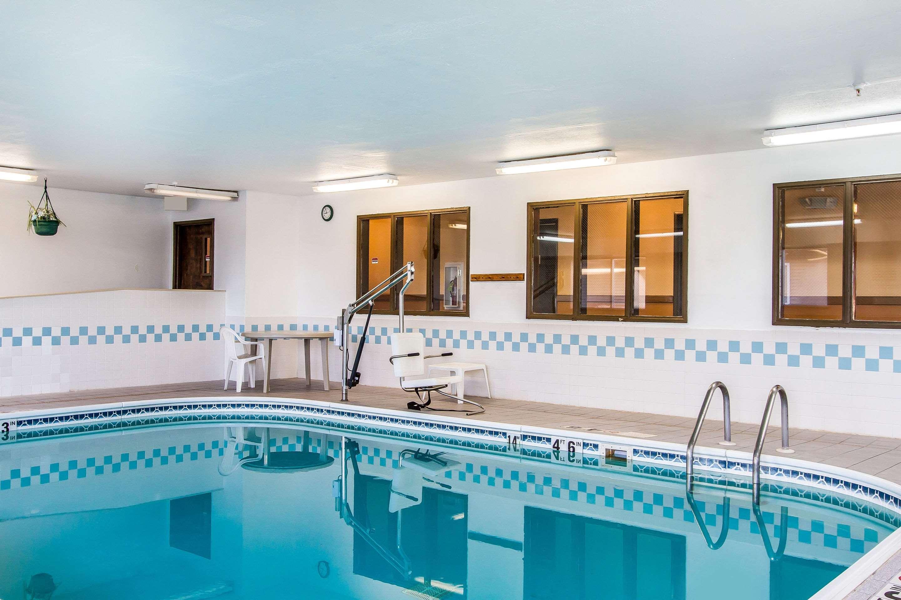 Econo Lodge & Suites Pekin Luaran gambar
