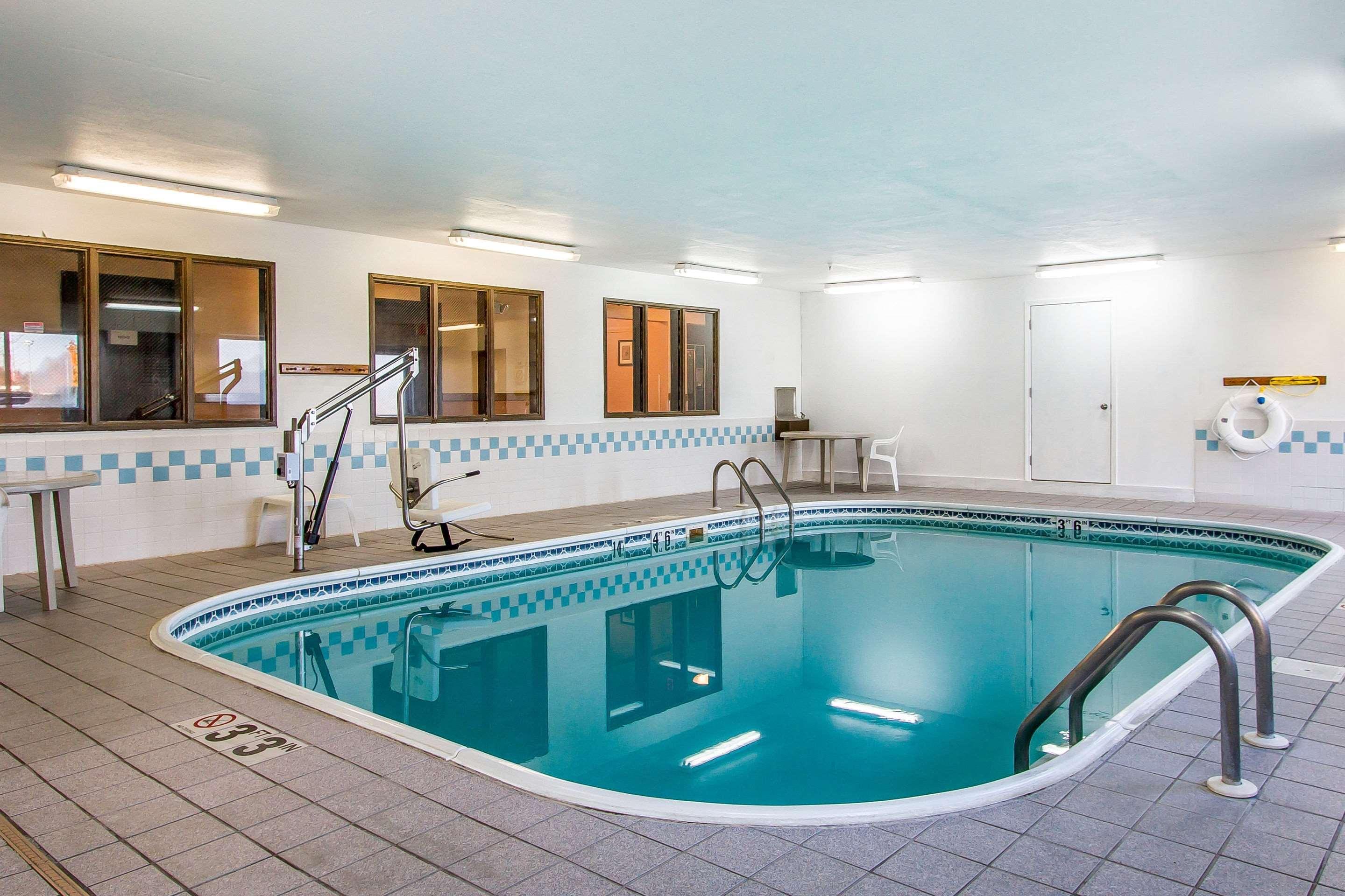 Econo Lodge & Suites Pekin Luaran gambar